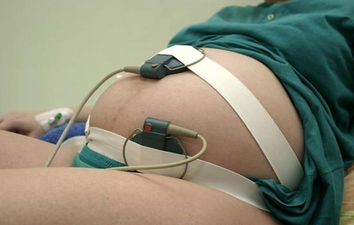 Wyczuwanie bicia serca dziecka