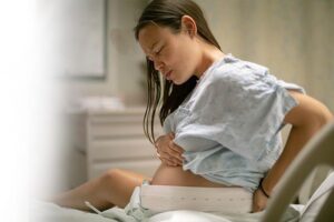 Ból związany z wywoływaniem porodu – doświadczenia z forum mam