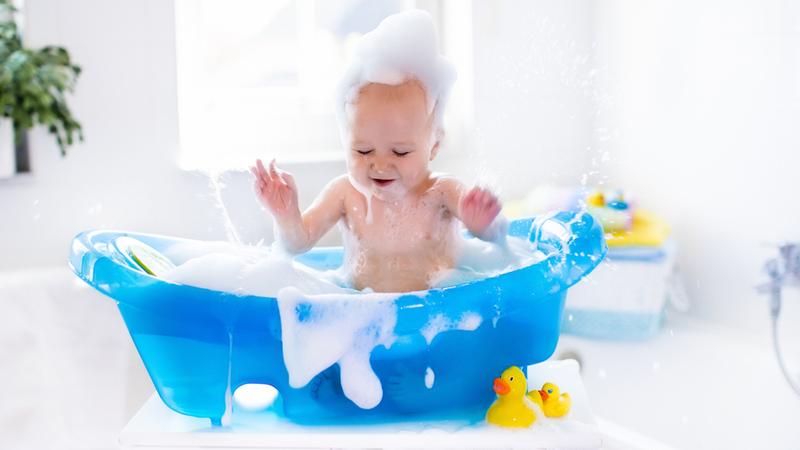 Bezpieczeństwo i ryzyko kąpieli dziecka