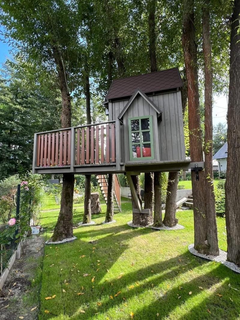 Domek na drzewie dla dzieci