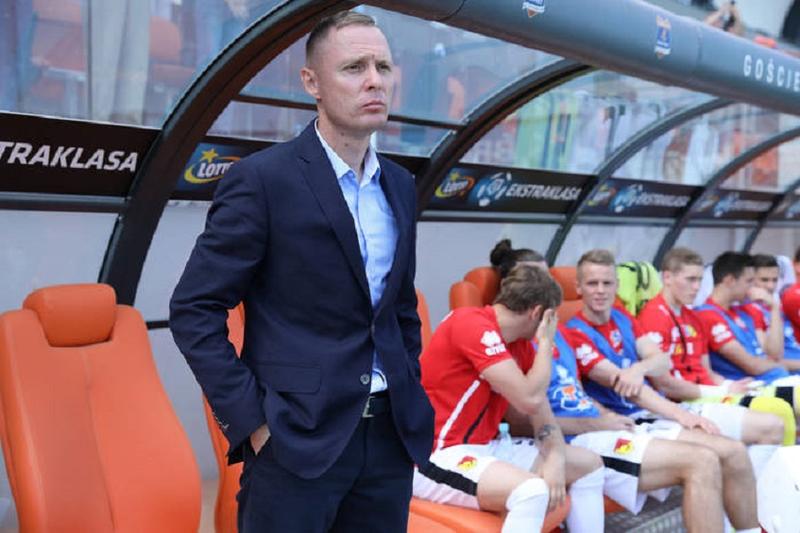 Trener piłki nożnej dzieci