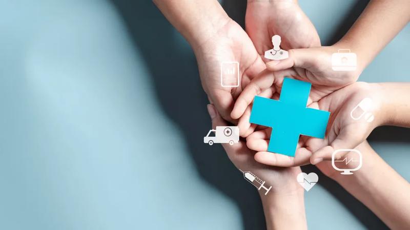 Czy pełnoletnie dziecko może pozostać na ubezpieczeniu rodziców? Odpowiadamy na wątpliwości